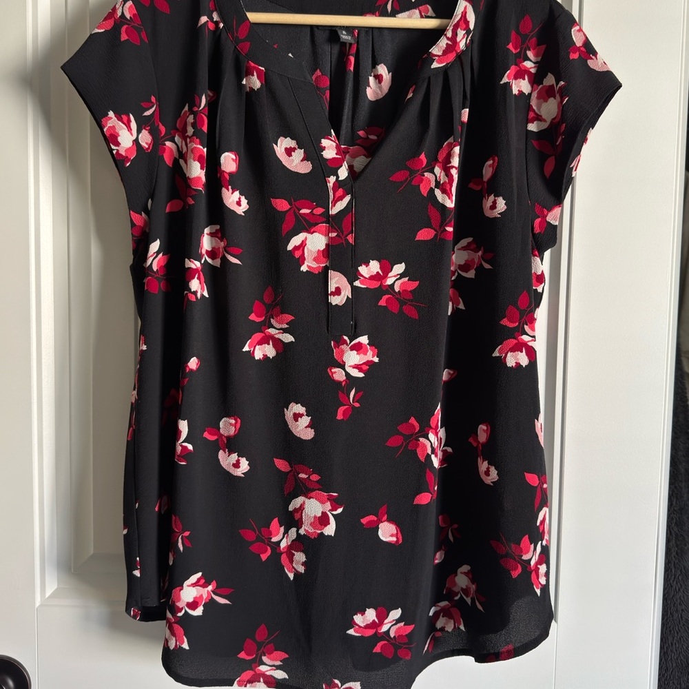 💕41 Hawthorn Black and Pink Floral Blouse💕